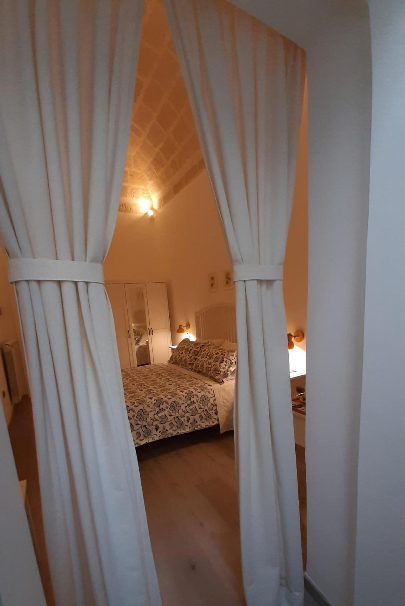 Il Poggiolo Fiorito Hotel Taranto Bagian luar foto